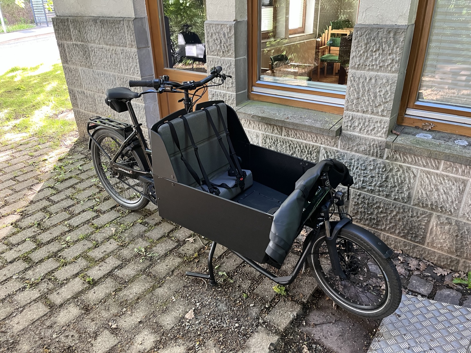 Lastenrad R&M Transporter 2 65 mit Kindersitz